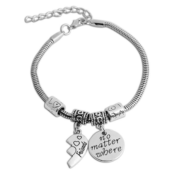 Hõbedane ripatsite ja kirjadega käevõru