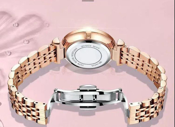 Ženski sat sa kamenčićima - više modela