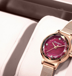 Νέο μοντέλο γυναικείου ρολόι από ανοξείδωτο ατσάλι με διακοσμητικές πέτρες