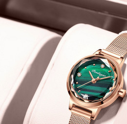 Νέο μοντέλο γυναικείου ρολόι από ανοξείδωτο ατσάλι με διακοσμητικές πέτρες