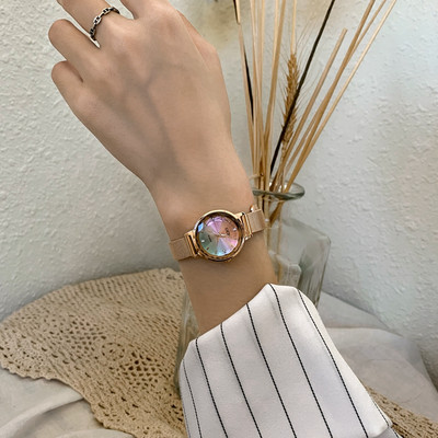 Uus mudel metallist ketiga naiste käekell