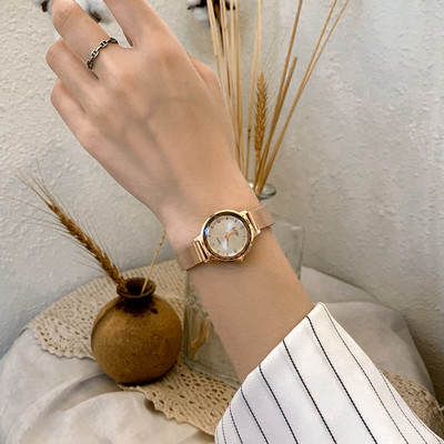 Uus mudel metallist ketiga naiste käekell