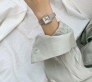 Γυναικείο μοντέρνο ρολόι με τετράγωνο σχήμα και διακοσμητικές πέτρες