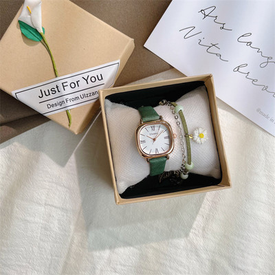 Μοντέρνο ρολόι με δερμάτινο λουράκι - σε πολλά χρώματα