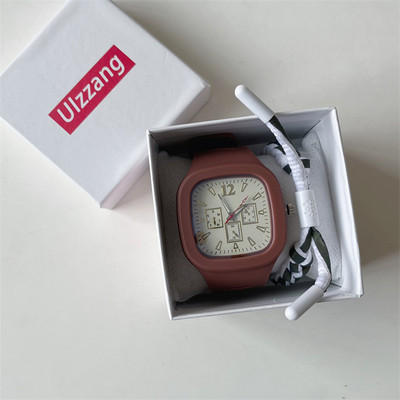 Καθημερινό γυναικείο ρολόι με τετράγωνο σχήμα