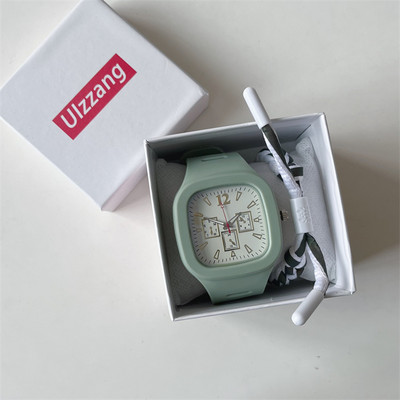 Καθημερινό γυναικείο ρολόι με τετράγωνο σχήμα