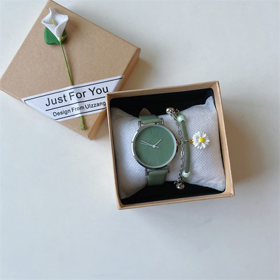 Μοντέρνο ρολόι με λουράκι από έκο δέρμα