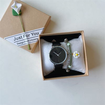 Μοντέρνο ρολόι με λουράκι από έκο δέρμα