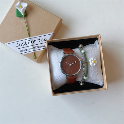 Μοντέρνο ρολόι με λουράκι από έκο δέρμα