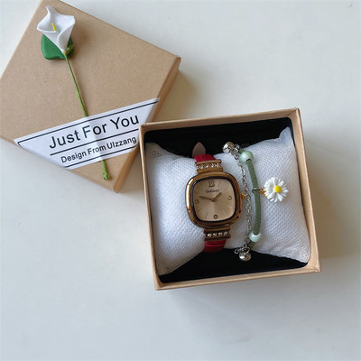 Γυναικείο τετράγωνο ρολόι με δερμάτινο λουράκι