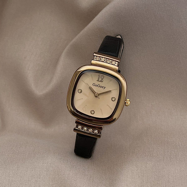 Γυναικείο τετράγωνο ρολόι με δερμάτινο λουράκι