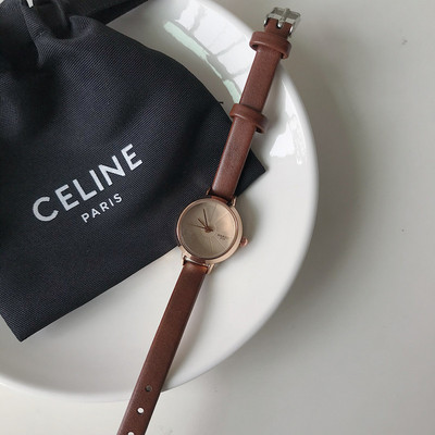 Väikese ümmarguse sihverplaadiga naiste käekell