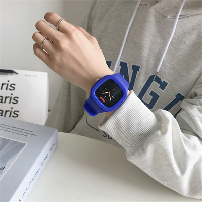 Νέο μοντέλο γυναικείο τετράγωνο ρολόι με λουράκι σιλικόνης