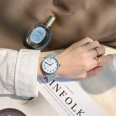 Γυναικείο ρολόι quartz με λουράκι από συνθετικό δέρμα