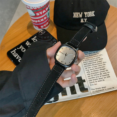 Ruudukujulise sihverplaadiga igapäevane meeste käekell