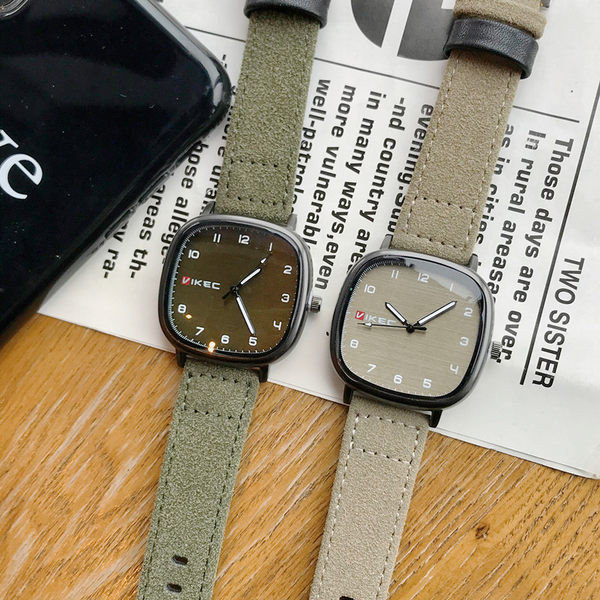 Ruudukujulise sihverplaadiga igapäevane meeste käekell