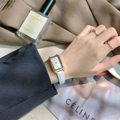 Καθημερινό ρολόι με λεπτό λουράκι από έκο δέρμα