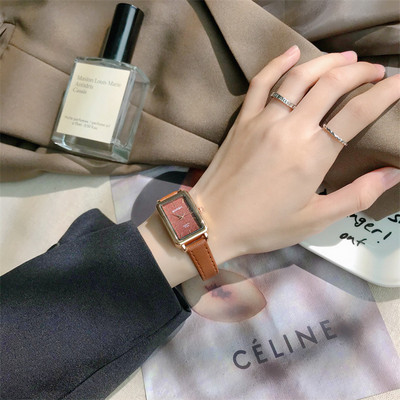 Καθημερινό ρολόι με λεπτό λουράκι από έκο δέρμα