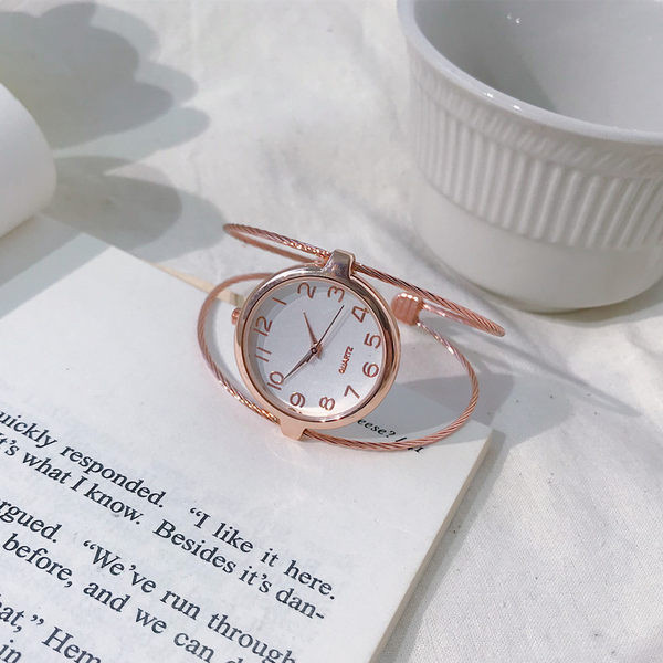 Novi model ženskog sata sa narukvicom