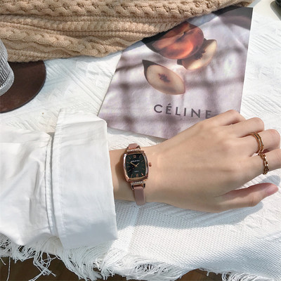 Naiste kandiline käekell kunstnahast rihma ja dekoratiivkividega