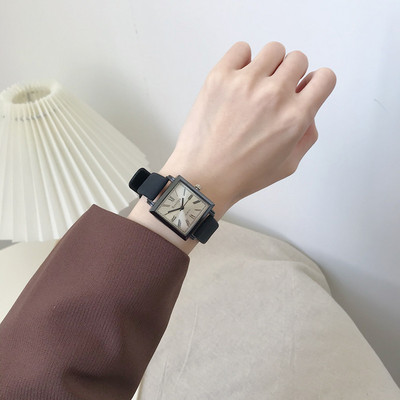 Νέο μοντέλο γυναικείο ρολόι με τετράγωνο σχήμα - δερμάτινο λουράκι