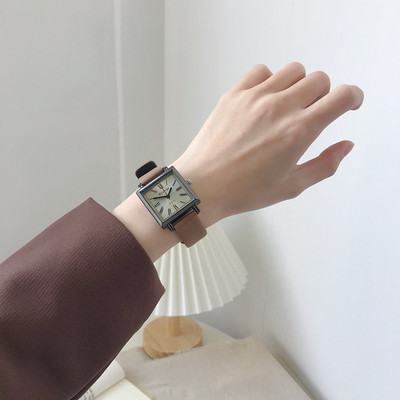Νέο μοντέλο γυναικείο ρολόι με τετράγωνο σχήμα - δερμάτινο λουράκι