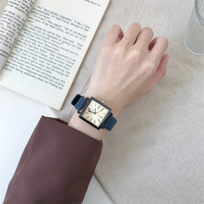 Νέο μοντέλο γυναικείο ρολόι με τετράγωνο σχήμα - δερμάτινο λουράκι