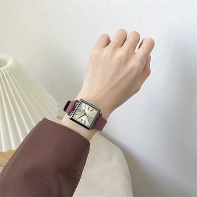 Νέο μοντέλο γυναικείο ρολόι με τετράγωνο σχήμα - δερμάτινο λουράκι