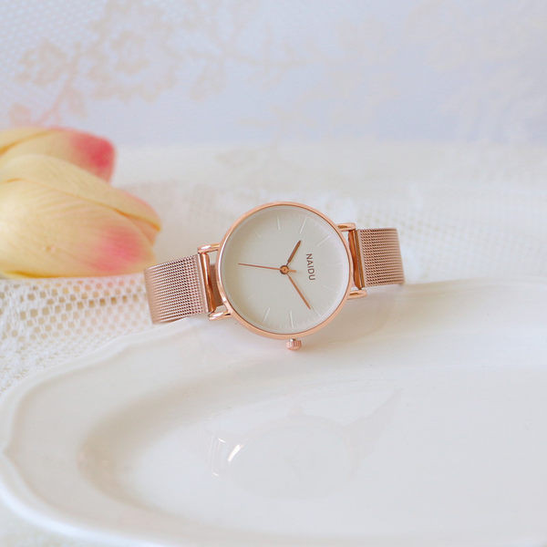 Metallist rihmadega naiste käekell