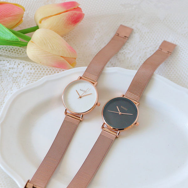 Metallist rihmadega naiste käekell