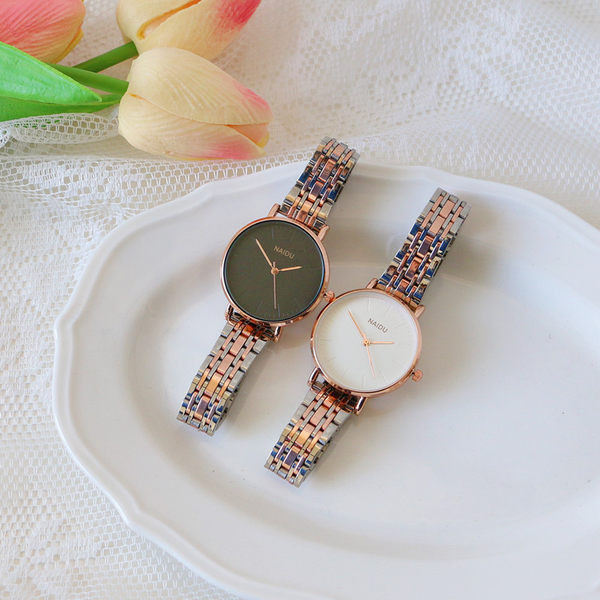 Metallist rihmadega naiste käekell