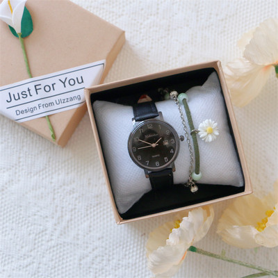 Απλό μοντέλο γυναικείο ρολόι με έκο δερμάτινο λουράκι