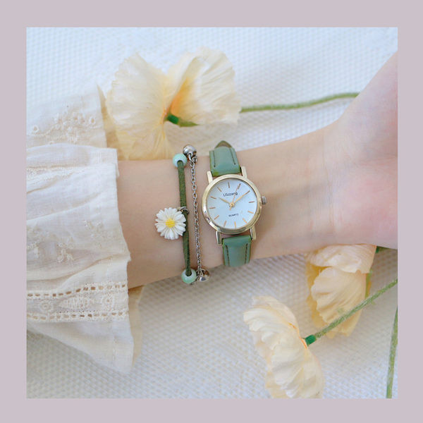 Μοντέρνο στρογγυλό ρολόι για γυναίκες