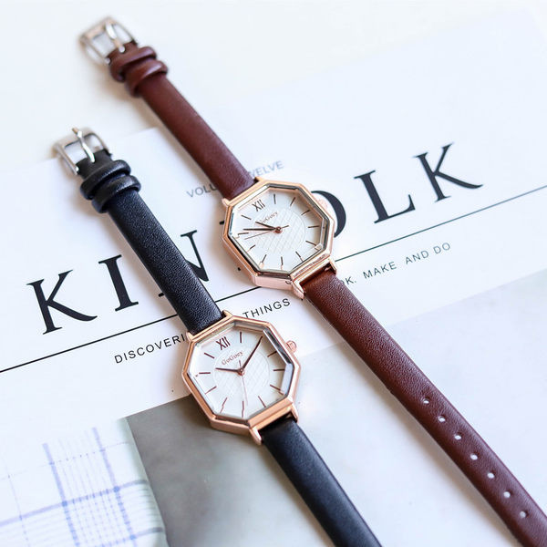 Naiste käekell koos käevõruga