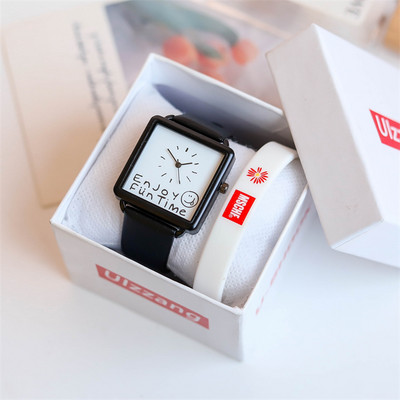 Γυναικείο ρολόι από οικολογικό δέρμα με επιγραφή και τετράγωνο σχήμα