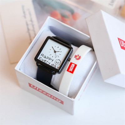 Γυναικείο ρολόι από οικολογικό δέρμα με επιγραφή και τετράγωνο σχήμα