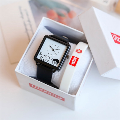 Γυναικείο ρολόι από οικολογικό δέρμα με επιγραφή και τετράγωνο σχήμα