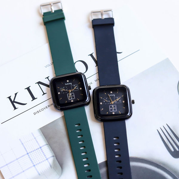 Moderan ženski četvrtasti sat sa silikonskim remenom