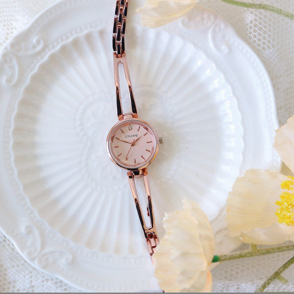 Ženski metalni kvarcni sat novi model