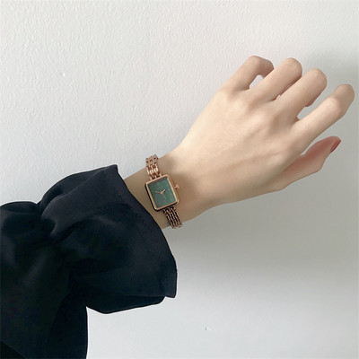 Μοντέρνο γυναικείο τετράγωνο ρολόι