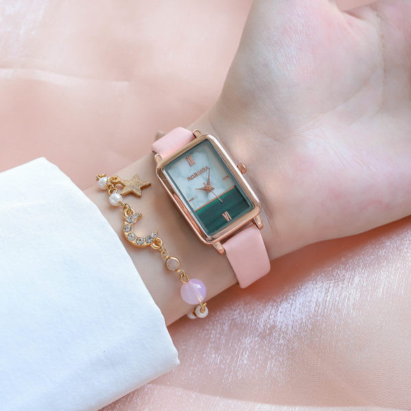 Μοντέρνο ρολόι με δερμάτινο λουράκι - για γυναίκες