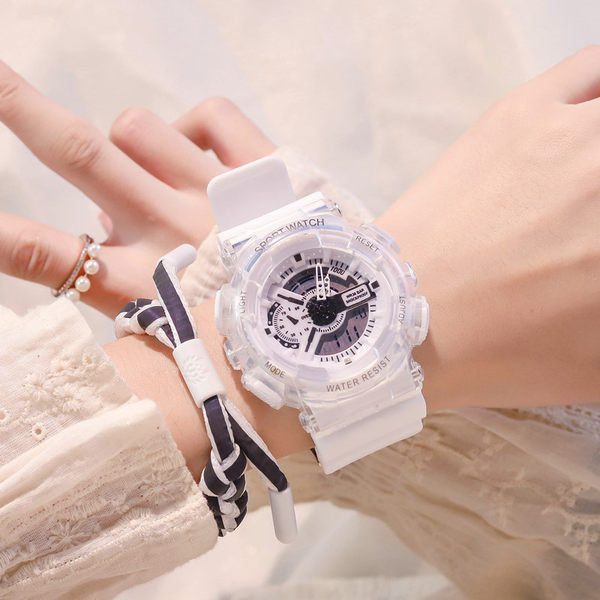 Vodootporni sportski-dnevni sat u više boja