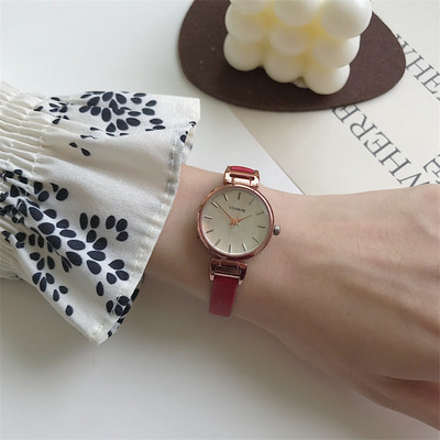 Στρογγυλό ρολόι με λουράκι από έκο δέρμα σε πολλά χρώματα