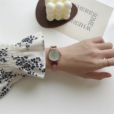 Στρογγυλό ρολόι με λουράκι από έκο δέρμα σε πολλά χρώματα