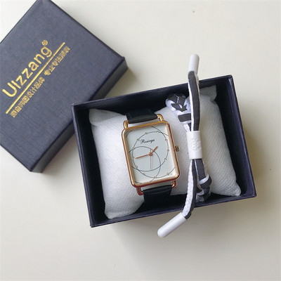 Κομψό τετράγωνο ρολόι