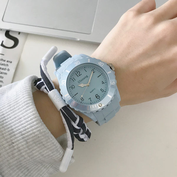 Γυναικείο ρολόι με λουράκι σιλικόνης