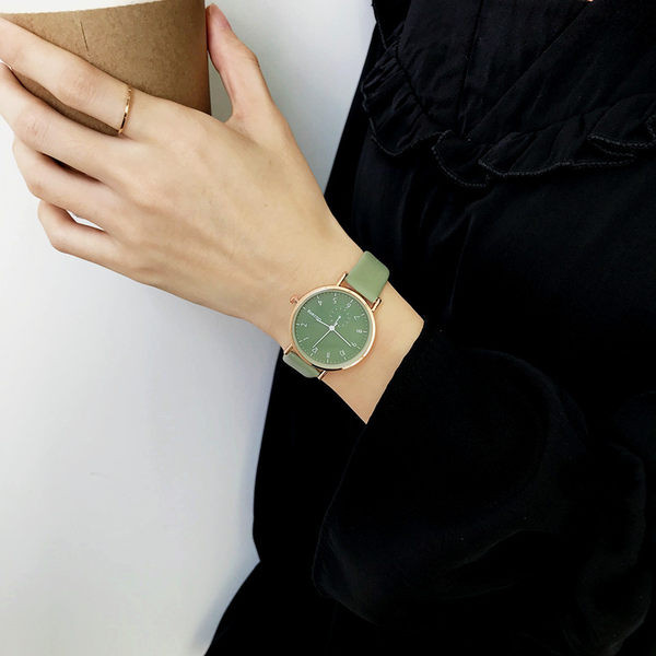 Dnevni sat s kožnim remenom za žene