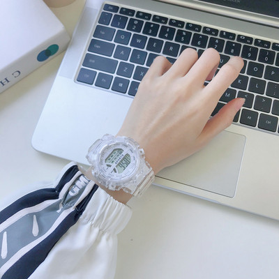 Naiste ümmargune käekell silikoonrihmaga