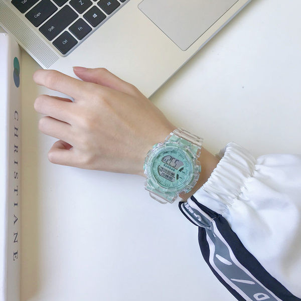 Naiste ümmargune käekell silikoonrihmaga