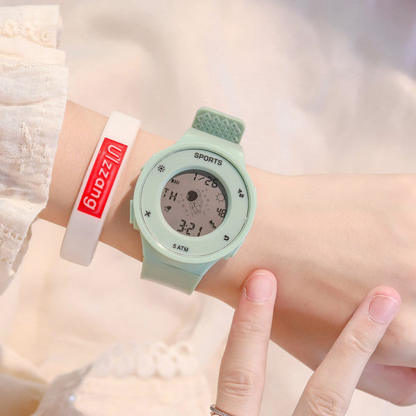 Silikoonrihmaga spordikell naistele